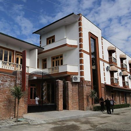 Hotel Shogi Zugdidi Bagian luar foto