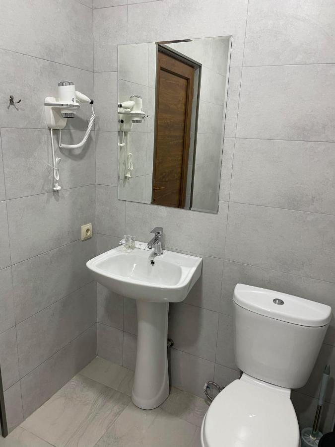 Hotel Shogi Zugdidi Bagian luar foto