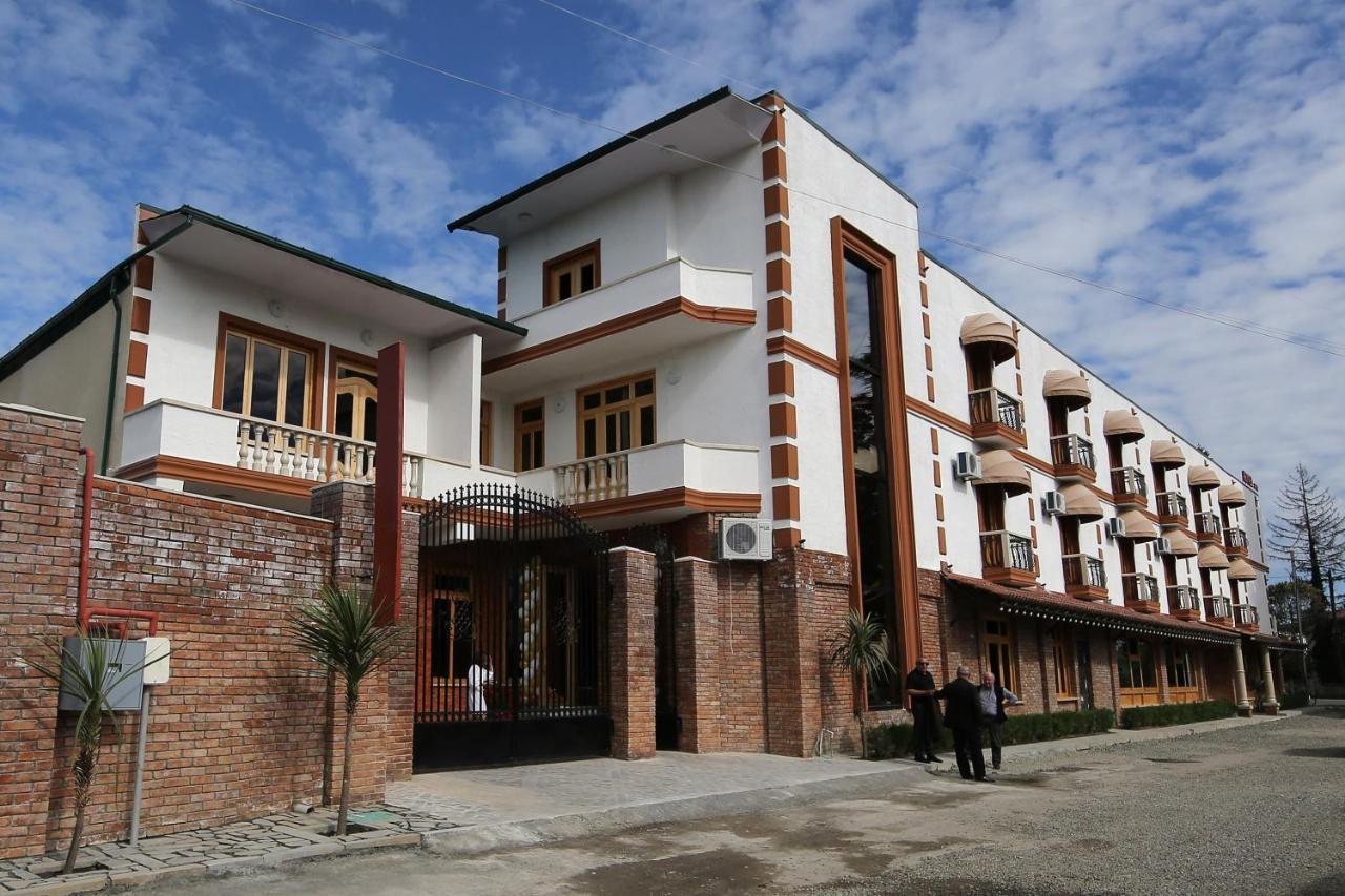 Hotel Shogi Zugdidi Bagian luar foto