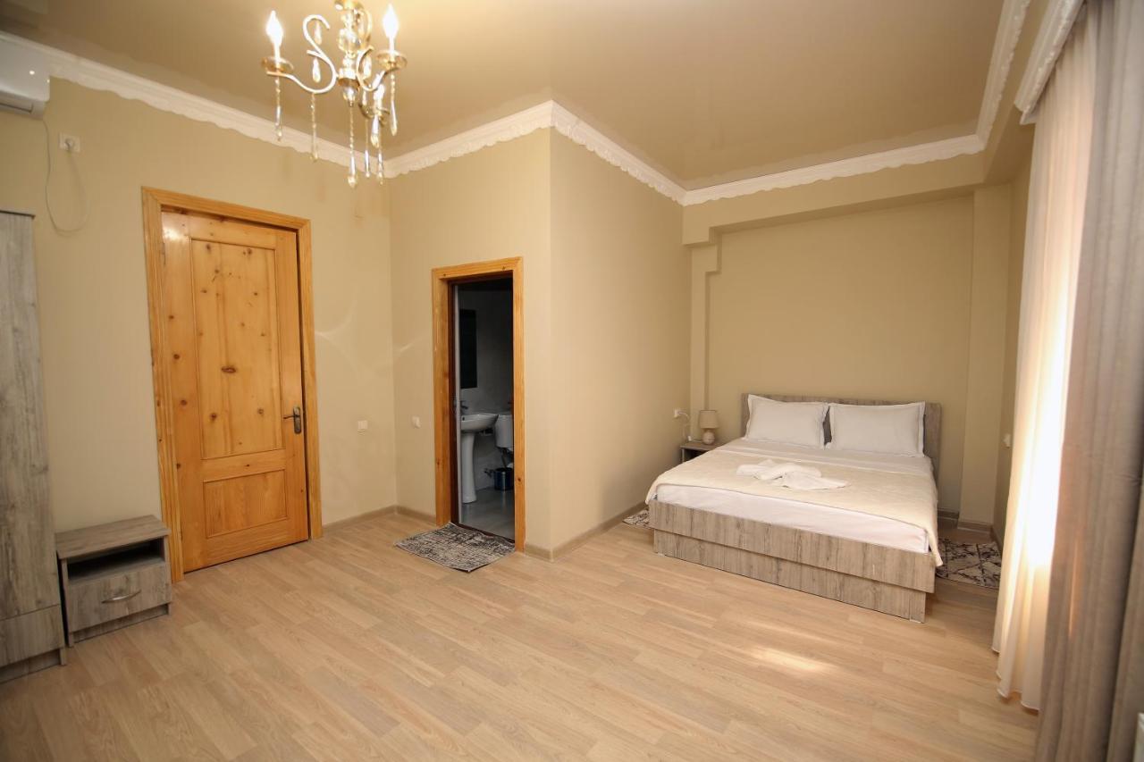 Hotel Shogi Zugdidi Bagian luar foto