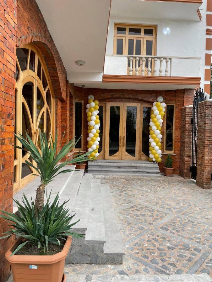 Hotel Shogi Zugdidi Bagian luar foto