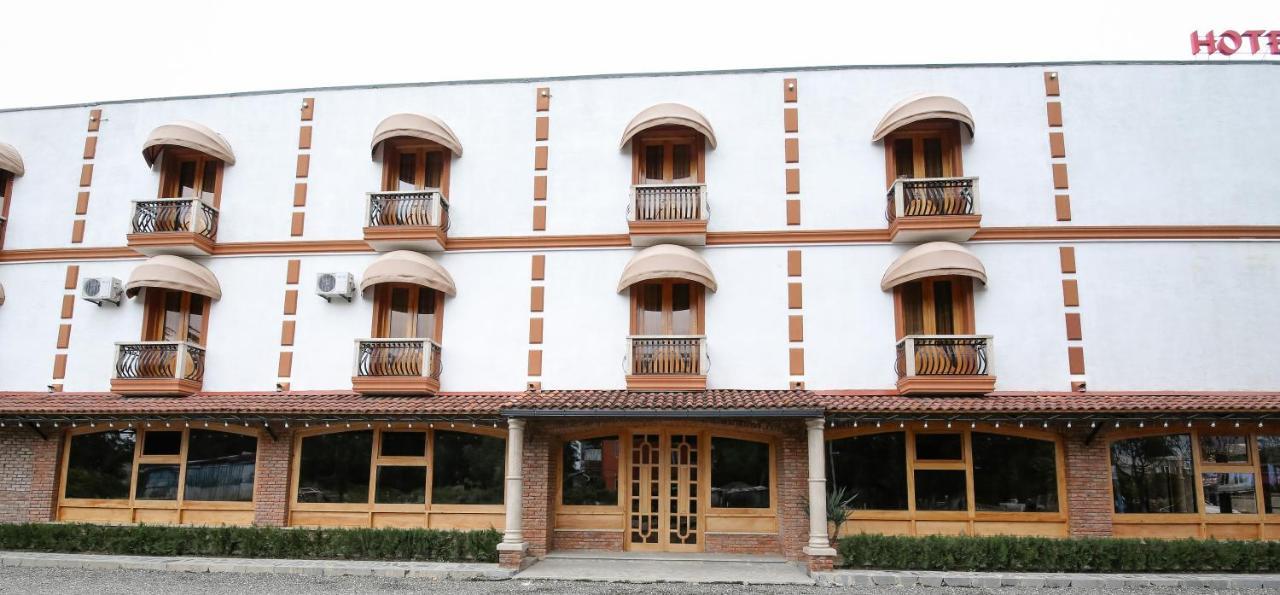 Hotel Shogi Zugdidi Bagian luar foto